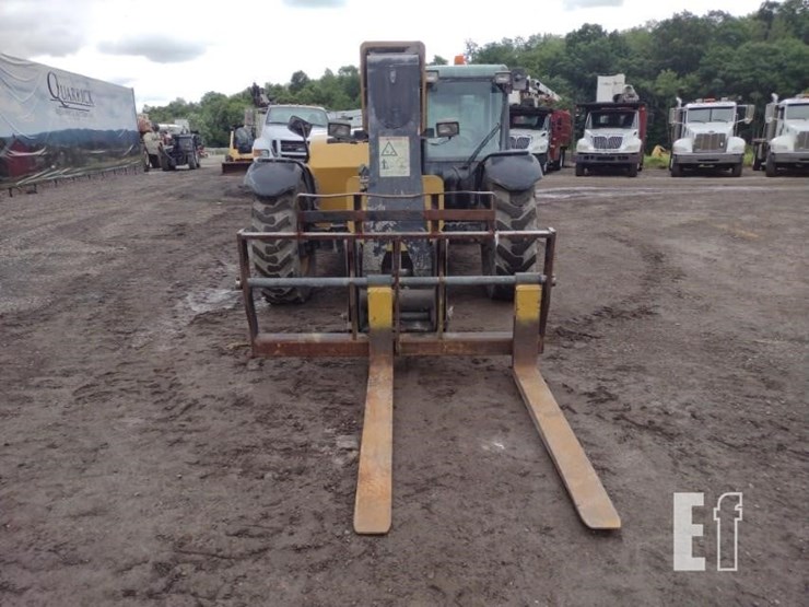 2015-caterpillar-tl943c-image-2