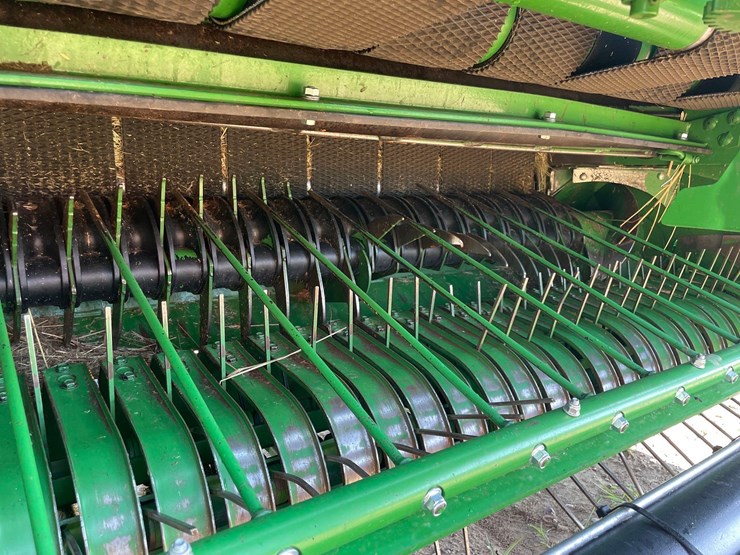 2023-john-deere-560m-image-17