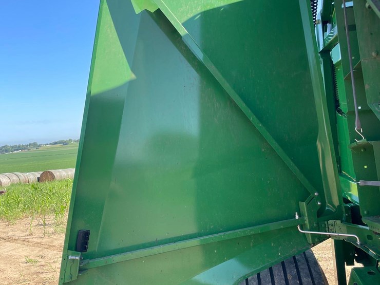 2023-john-deere-560m-image-36