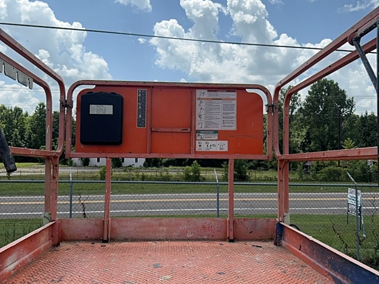 jlg-4069le-image-10