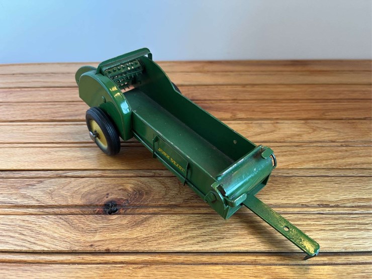 john-deere-16-image-3
