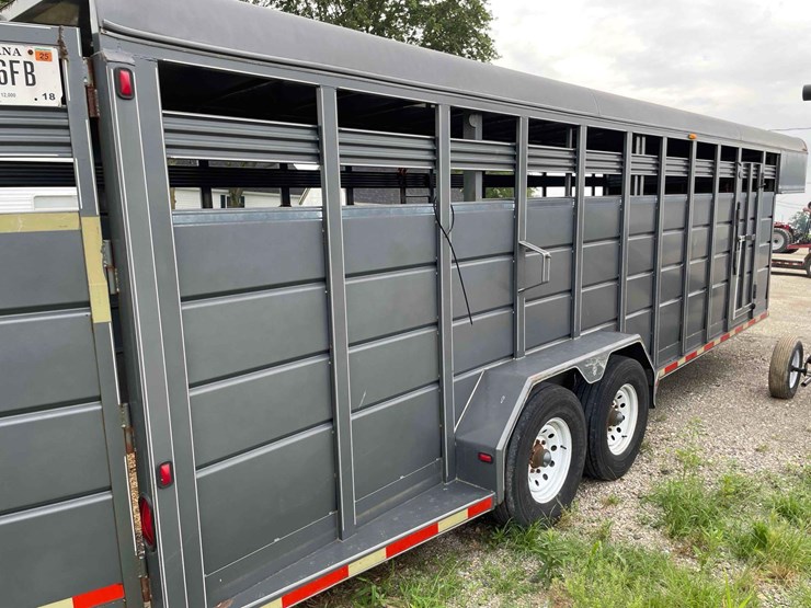 2000-24'-corn-pro-livestock-trailer-image-23