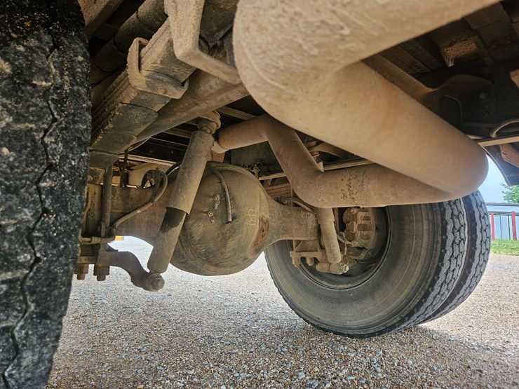 2005-freightliner-fs65-image-124