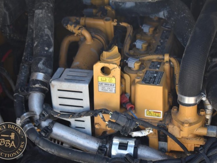 2018-caterpillar-262d-image-44
