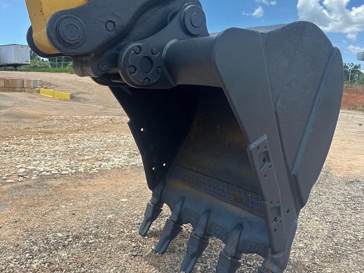 2021-komatsu-pc360-lc-image-12