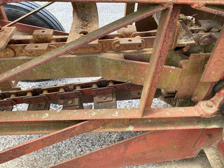 vermeer-model-12-pto-field-tiling-machine-image-12
