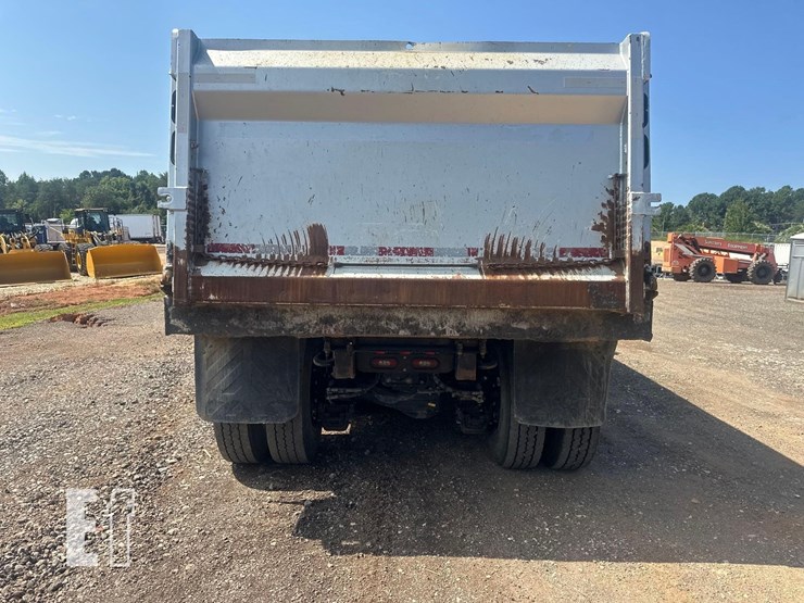 2021-mack-granite-64fr-image-6