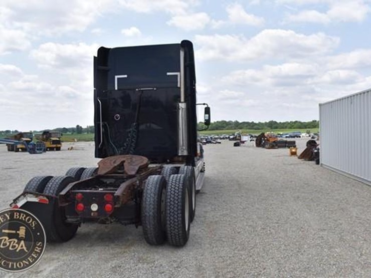 1997-freightliner-century-120-image-6
