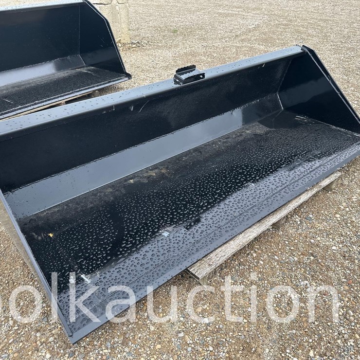 176 - 90" BUCKET w/ BLADE