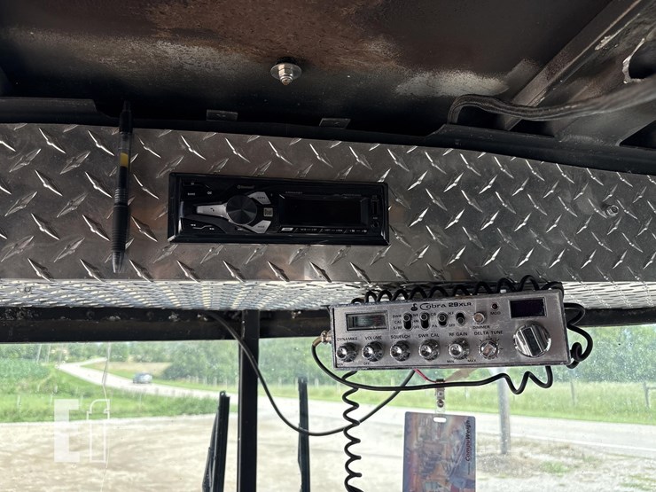 1986-peterbilt-349-image-19