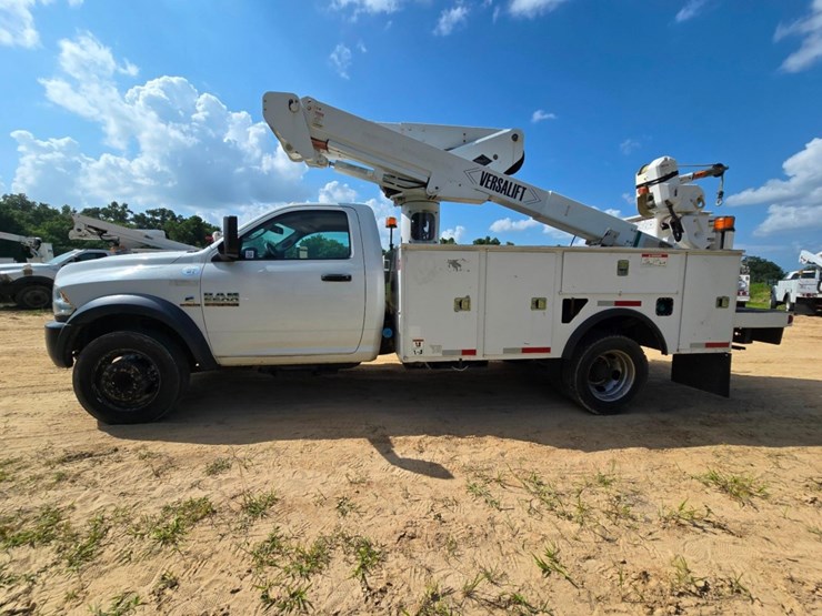 2018-dodge-ram-5500-image-1
