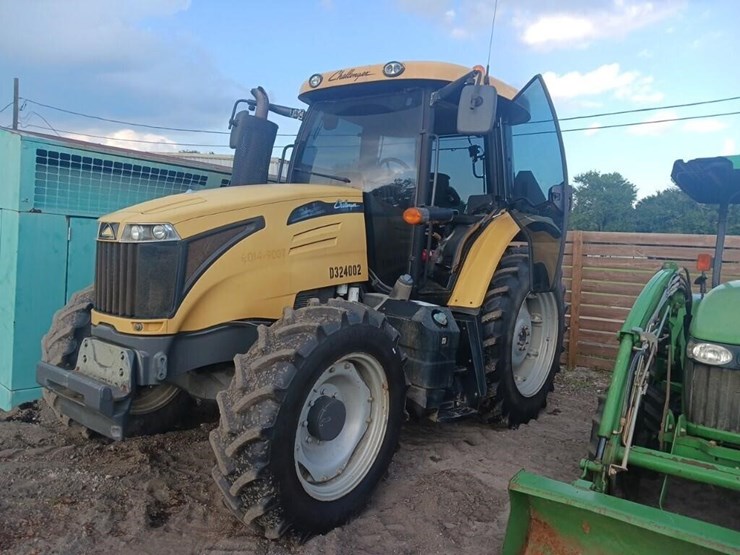 2014-challenger-tractor-image-1