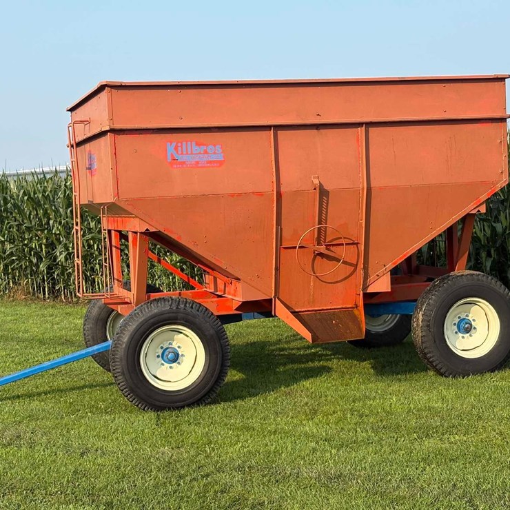 Killbros 385 gravity wagon on Killbros 1280 running gear