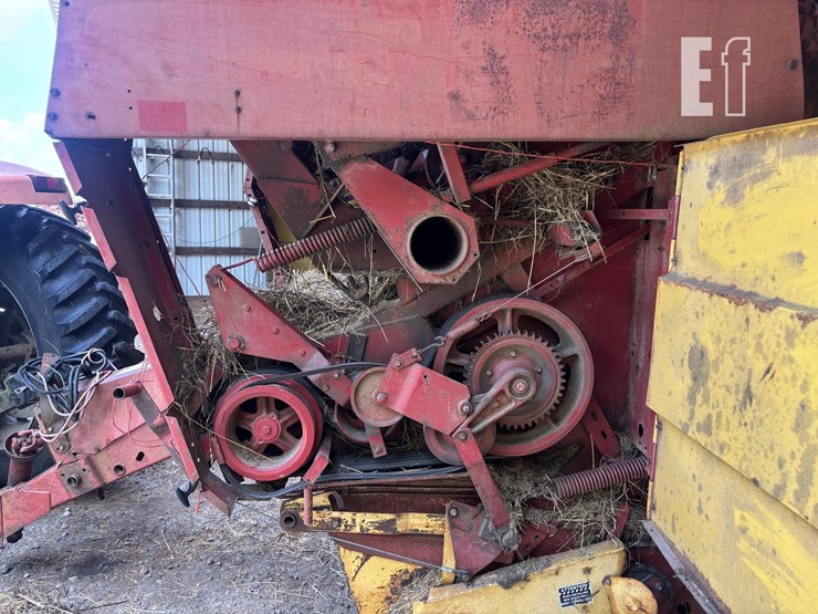 new-holland-855-image-14