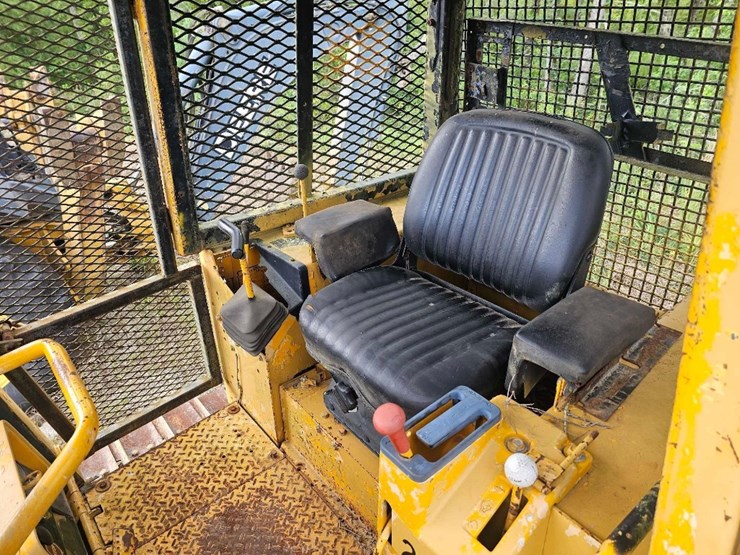 2014-deere-450g-image-11