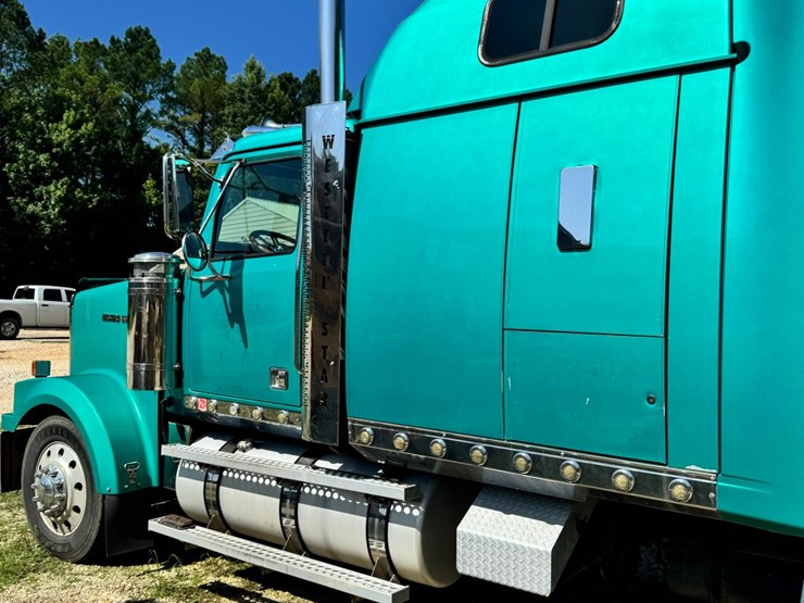 2001-western-star-image-5