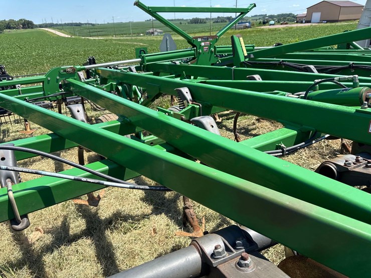 john-deere-2310-image-28