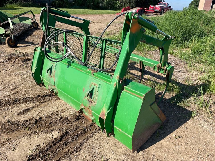 2014-john-deere-6210r-image-83
