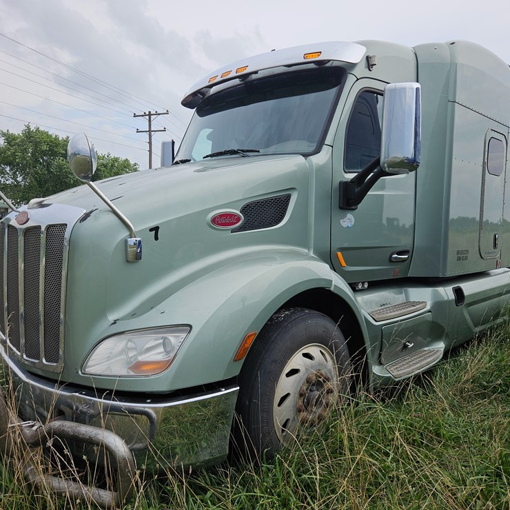 2016 PETERBILT 579