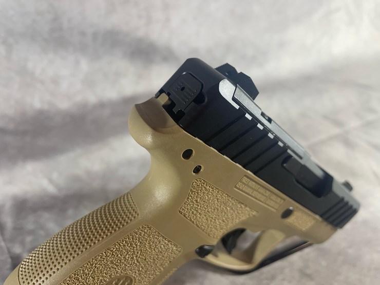 #4368-•-beretta-apx-a1-carry-9mm-luger-pistol,-sn:-axc154049-image-7