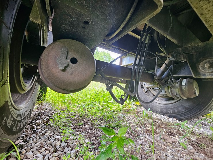 2005-utility-48'-x-102"-image-36