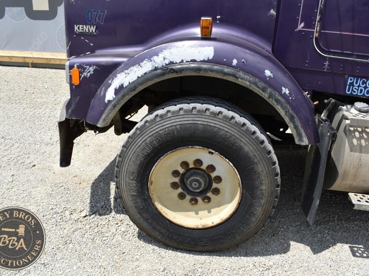 1990-kenworth-t800-image-7