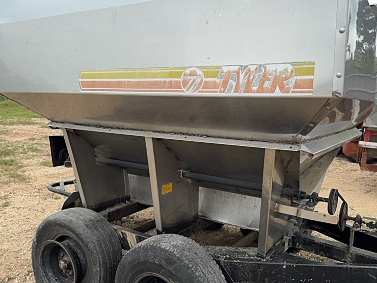 tyler-fertilizer-buggy-image-12