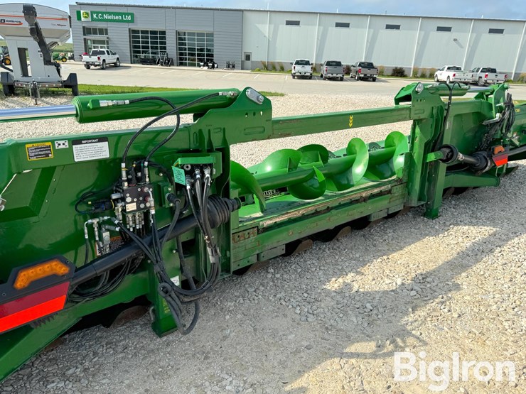2022-john-deere-c18f-image-5