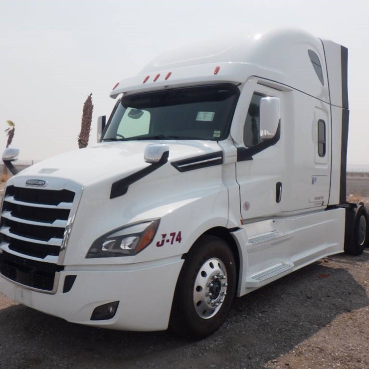 2023 FREIGHTLINER CASCADIA 126