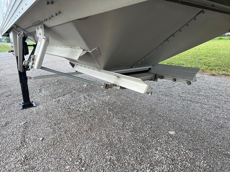 2019-40'-timpte-grain-trailer-image-14
