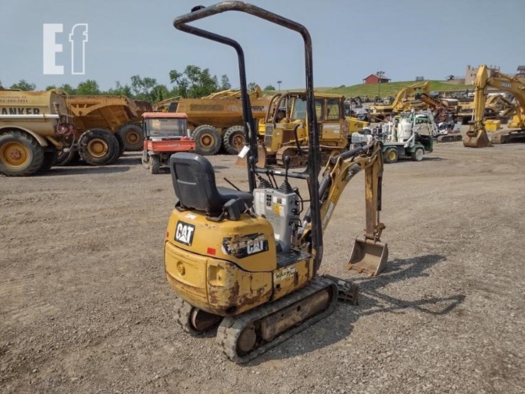 2012-caterpillar-300.9d-image-44