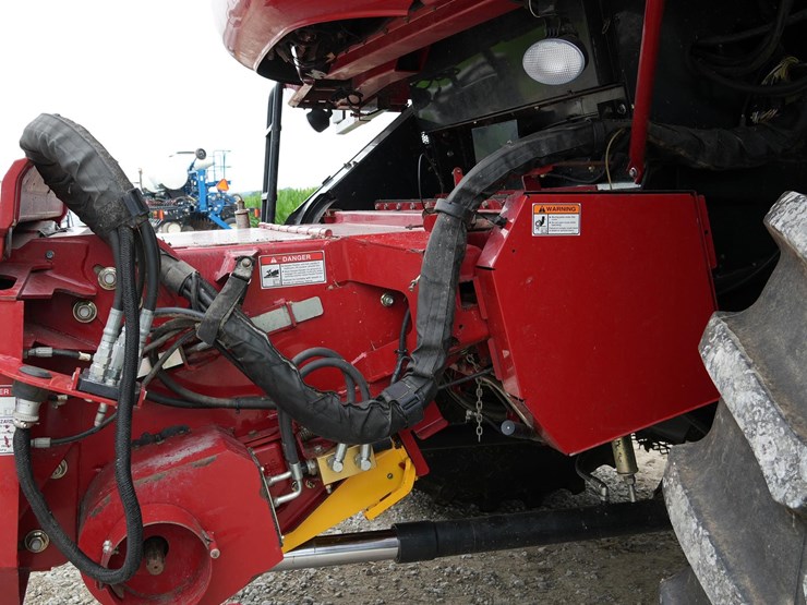 2012-case-ih-5088-image-39