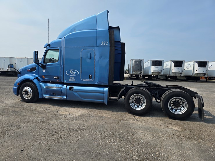 2019-peterbilt-579-image-13