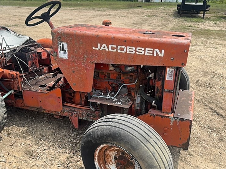 jacobsen-tractor-image-2
