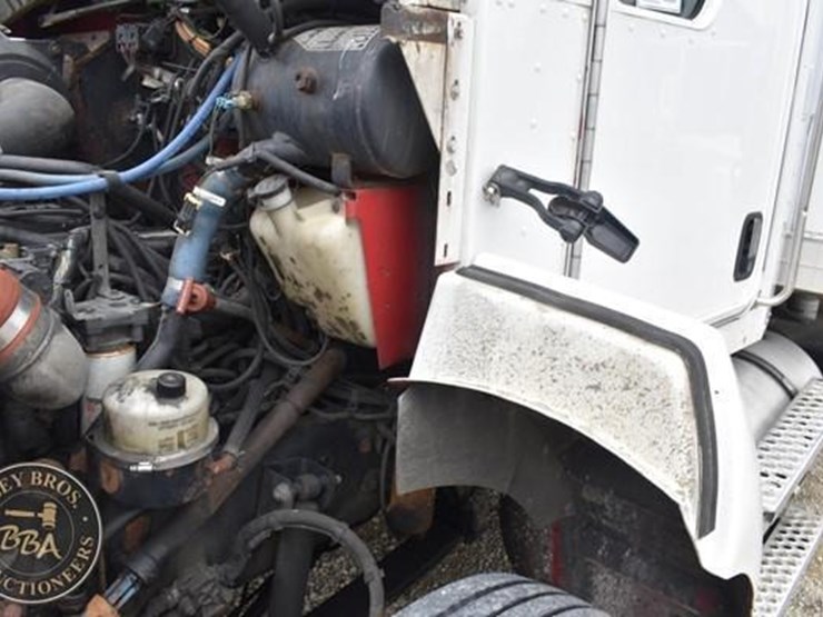 2008-kenworth-t300-image-56