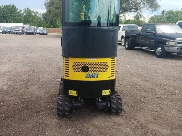 agt-mini-excavator-runs/moves-image-5