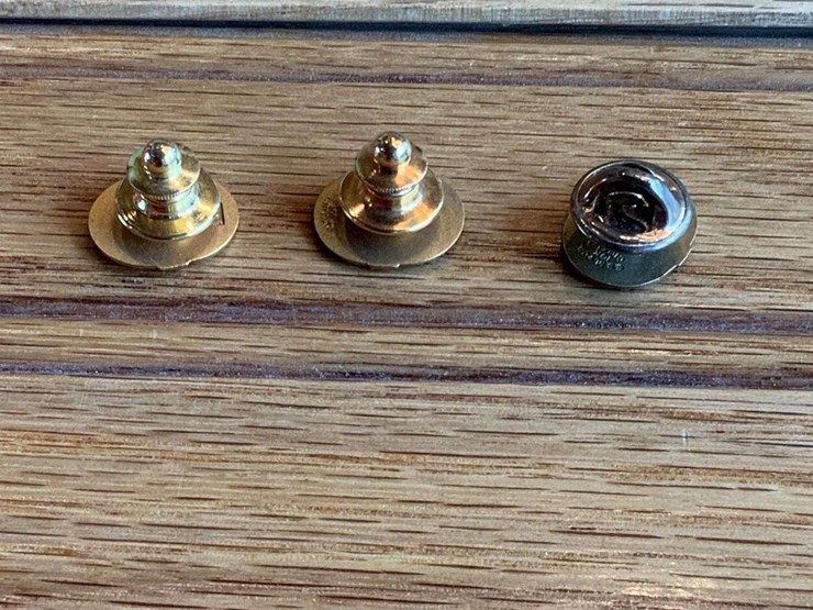 (3)-john-deere-5,-10,-15-year-service-pins-image-5