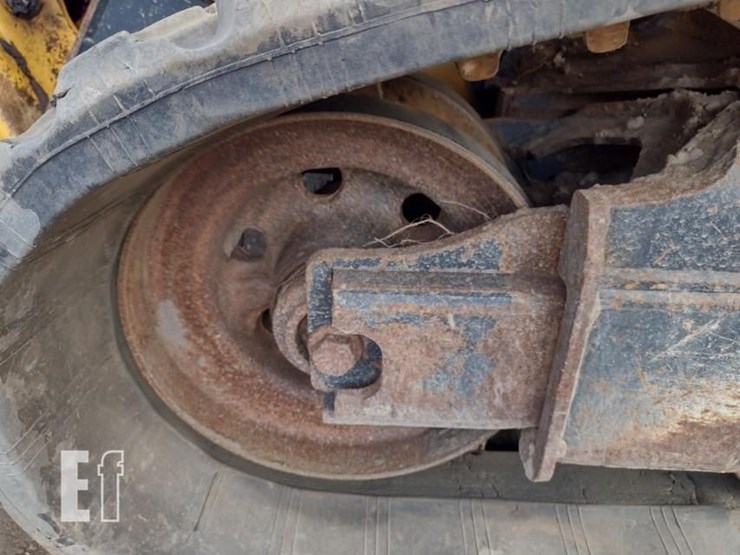 2020-deere-333g-image-24