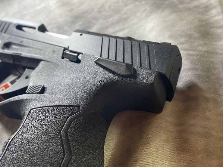 #4387-•-taurus-tx-22-compact-22-lr-pistol,-sn:-1tj062099-image-17