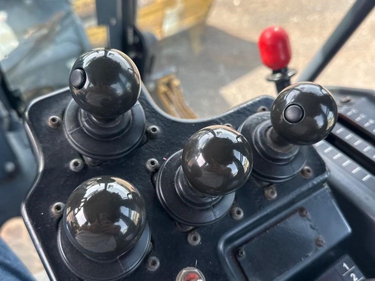 2014-deere-772gp-image-15