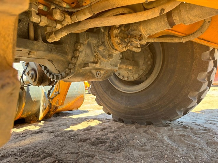 2021-liebherr-l556-image-30