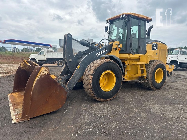 2019-deere-624l-image-1