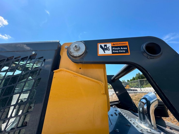 2021-deere-333g-image-20