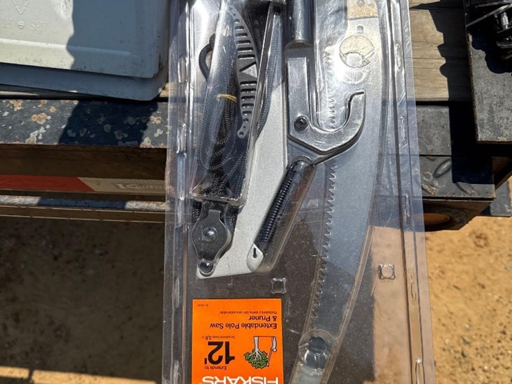2173---2-shovels,-brush,-&-pole-saw-image-2