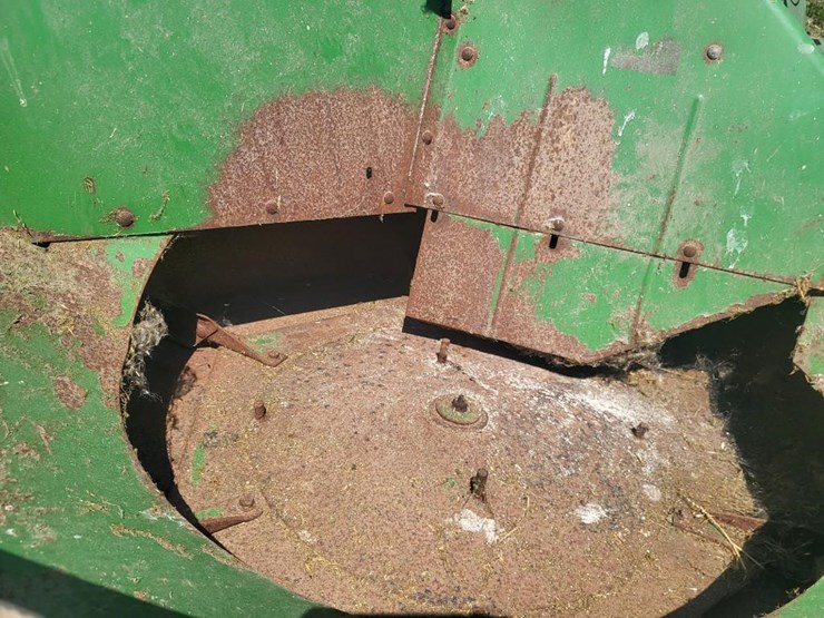 john-deere-150-forage-blower-w/gandy-dry-applicator-image-16