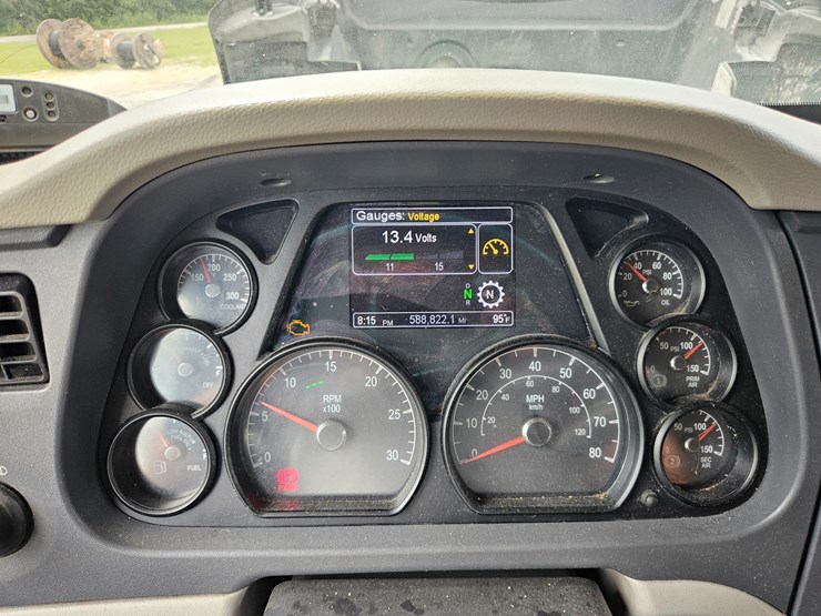 2018-peterbilt-579-image-69