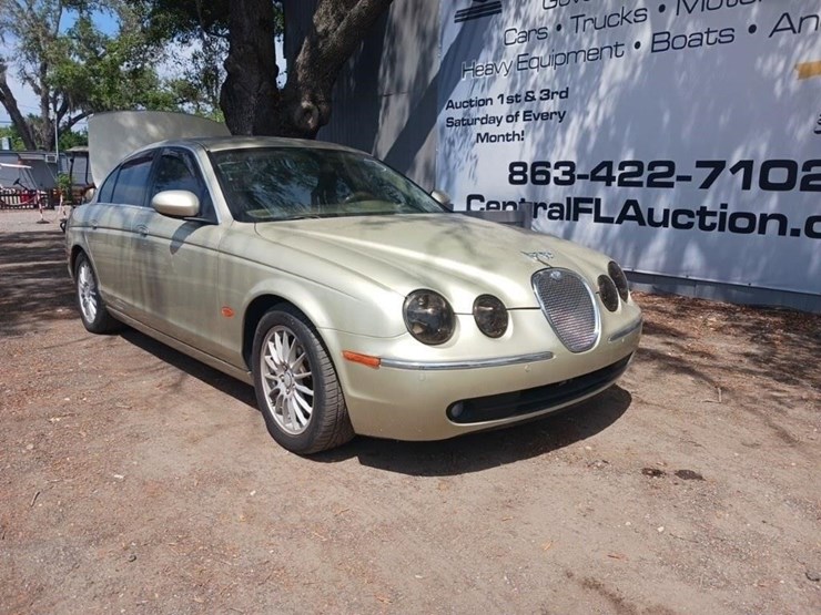 2006-jaguar-s-type-runs/moves-3.0-image-2