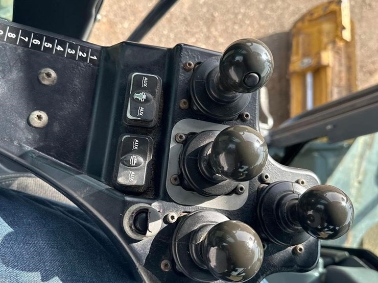 2014-deere-772gp-image-14
