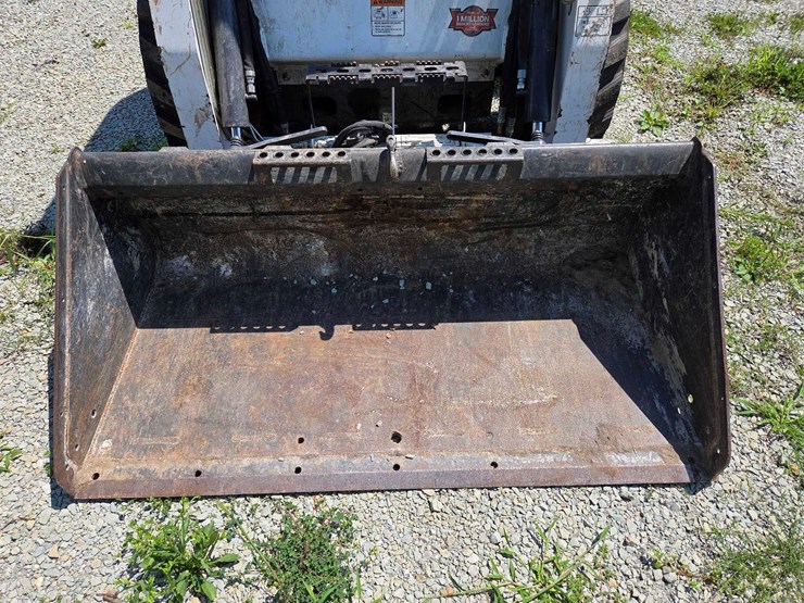 2015-bobcat-s450-skid-steer-image-18