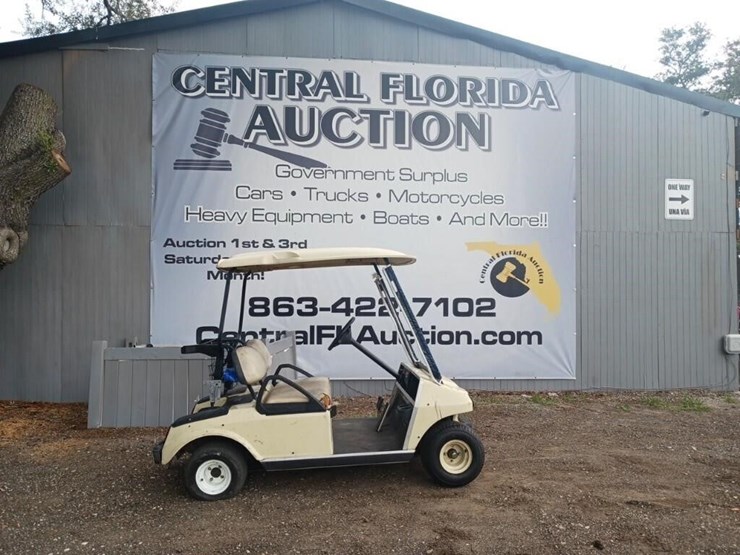 club-car-golf-cart-runs/moves-image-1